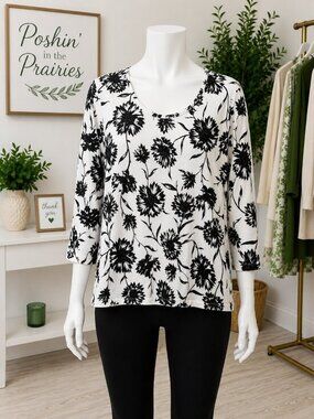 4 for $25 ❤️ Alia Black & White Floral 3/4 Sleeve Top | Size 1X ❤️